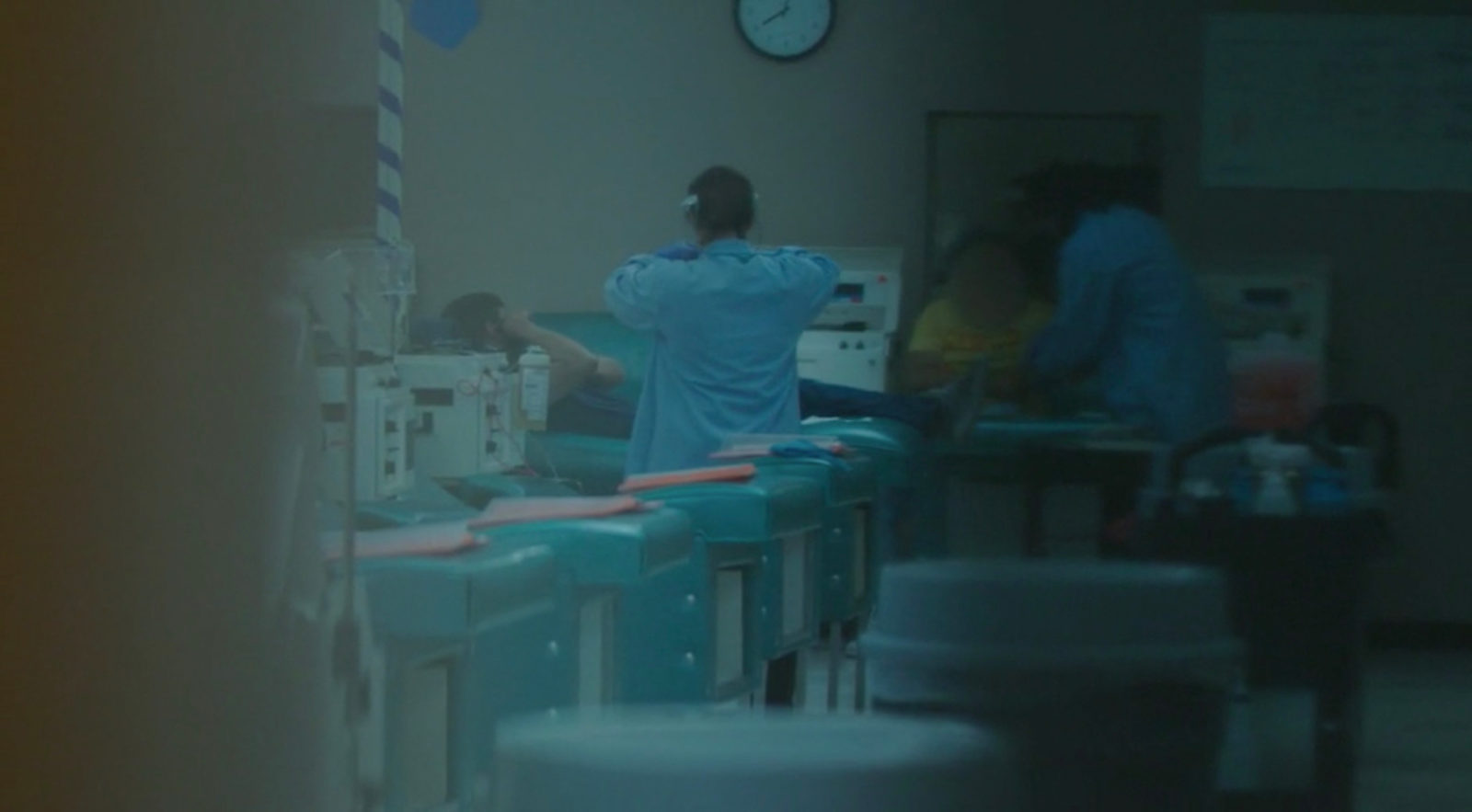 Blood plasma donors in the Talecris donation center in El Paso, Texas, a mile from the US-Mexico border. Credit: Thomas Bergmann/ARD